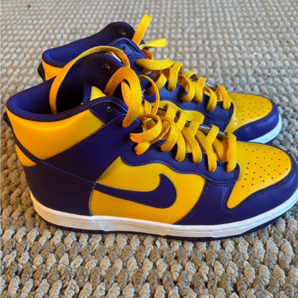 Boys Grade School Nike 1s